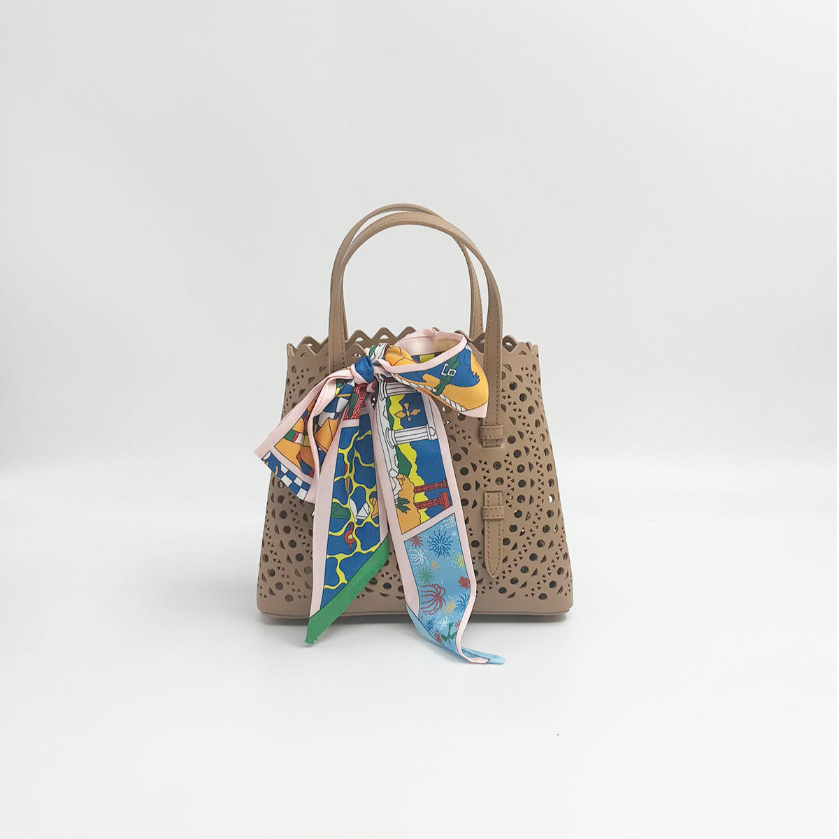 The Chloe 16"