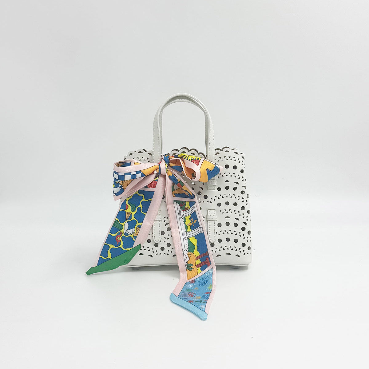 The Chloe 16"